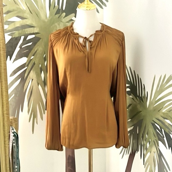 Rachel Zoe,Silky Soft,Pull-On,Rich Yellow-Gold,Blouse,Dress Up or Down, Size Med - Picture 7 of 8